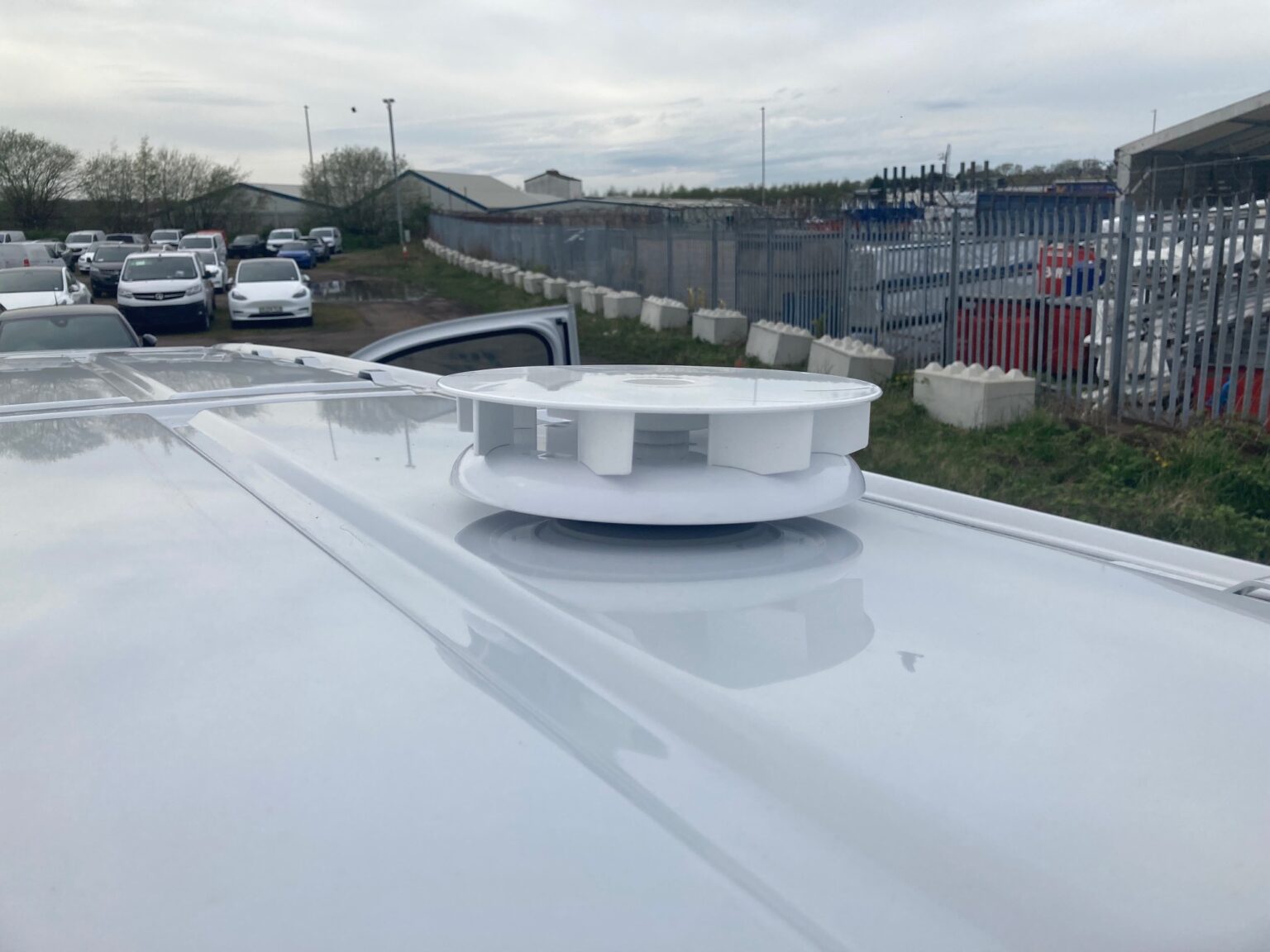 Roof Ventilation in Commercial Vehicles - JY Group